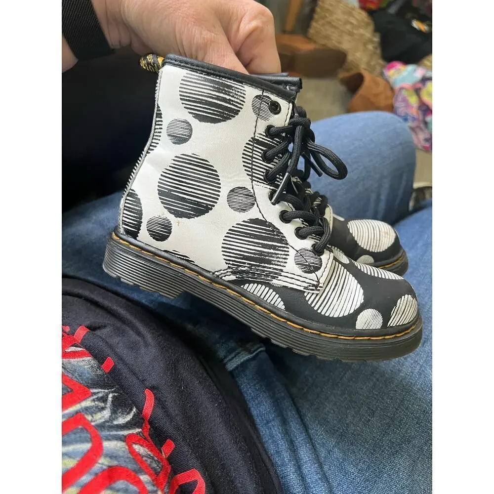 DR‎ MARTENS KIDS 1460 POLKA DOT BOOT - BLACK/WHITE size 11